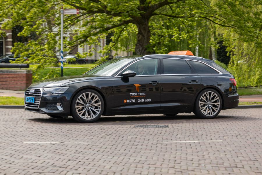 Een audi van taxi bedrijf Deventer, oftewel Taxi Time Deventer.